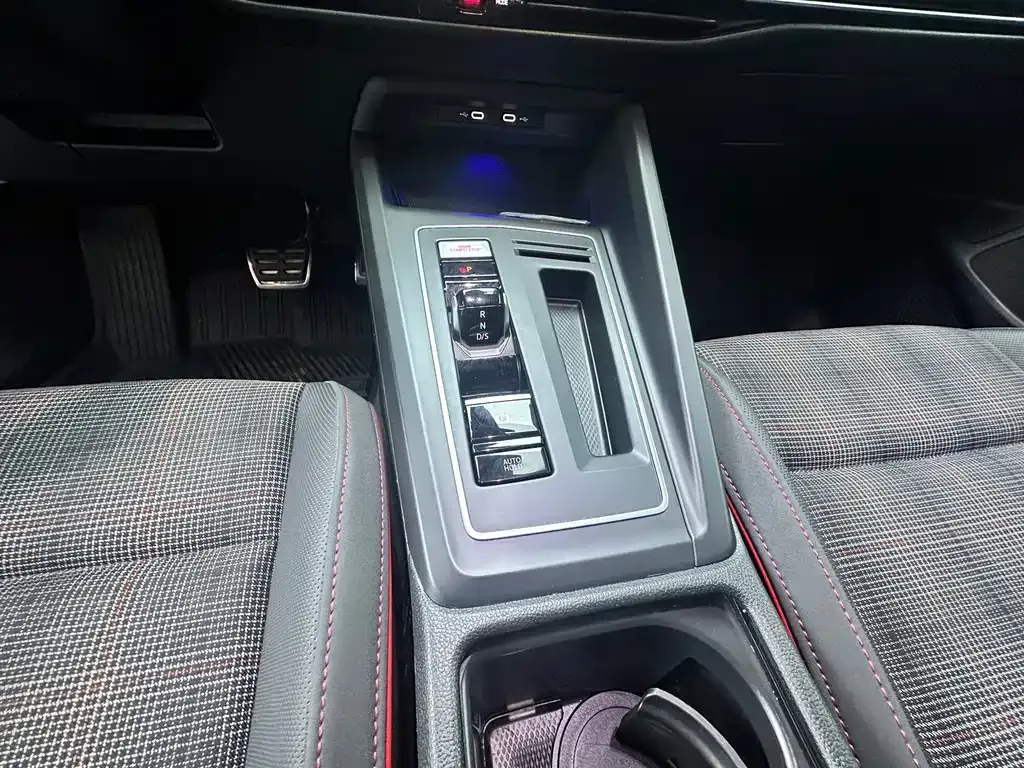Volkswagen Golf GTI 2022 из CN, фото 2