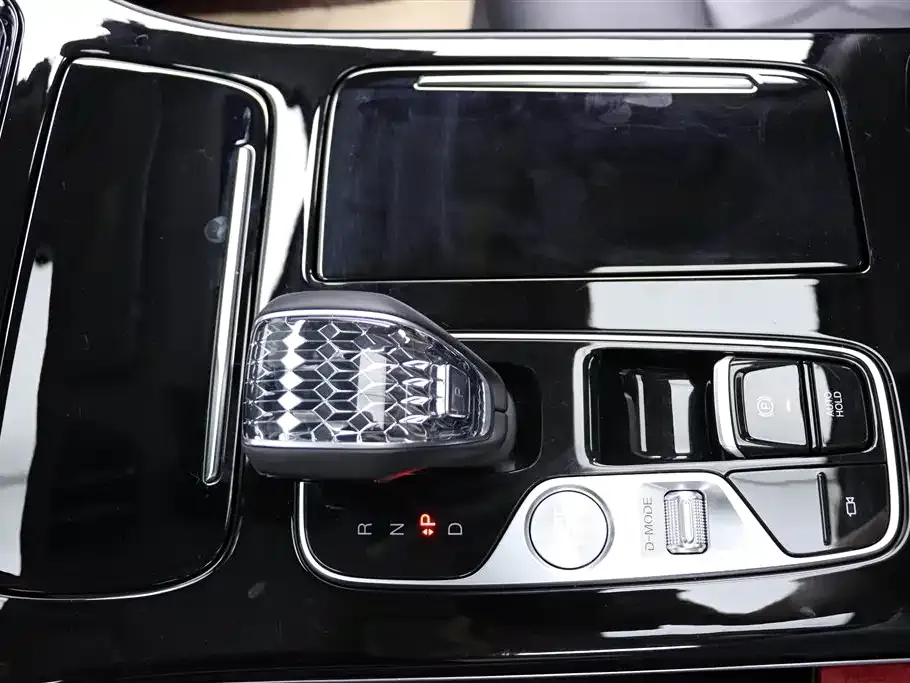 GAC Motor Trumpchi M8 — фото 8