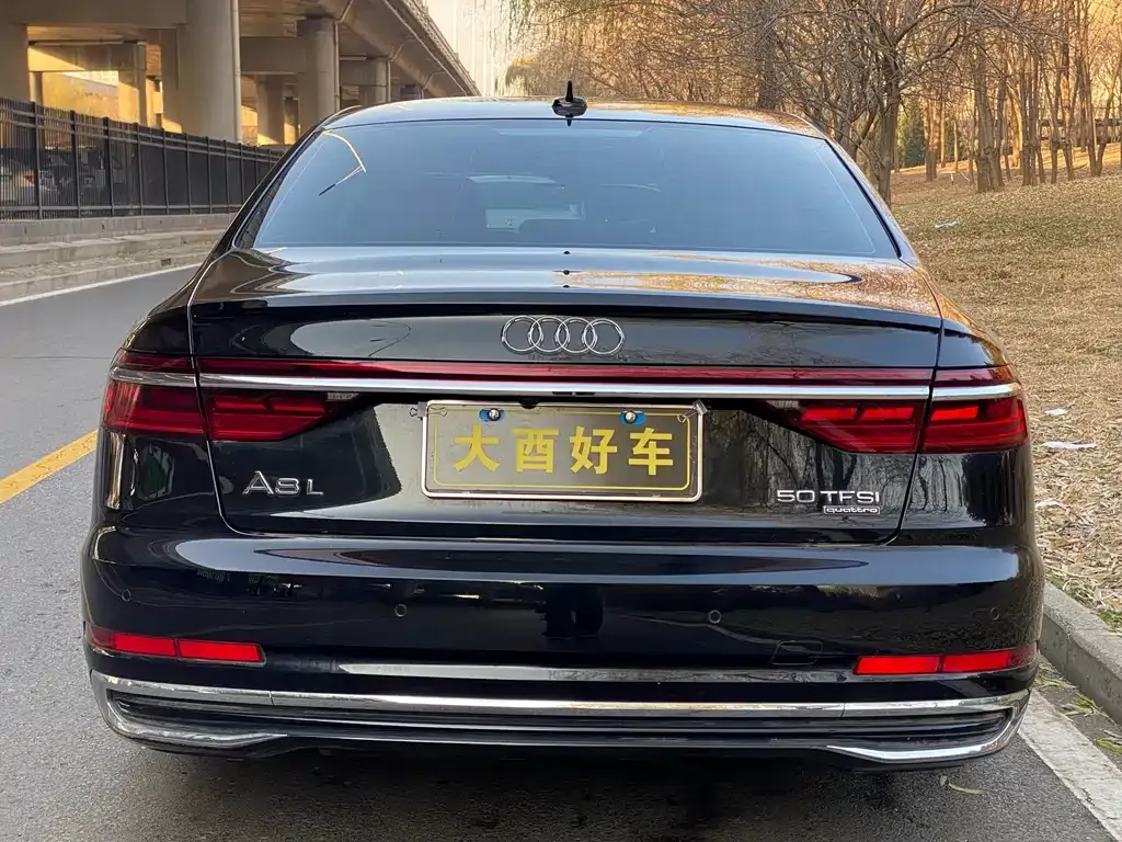 Audi A8 — фото 6