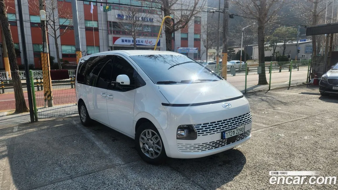 Hyundai Staria — фото 1