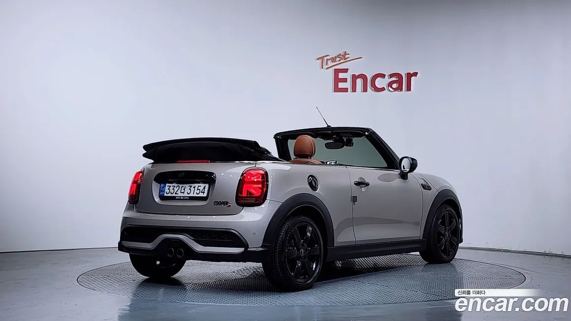 Mini Cooper Convertible 2022 из KR, фото 2