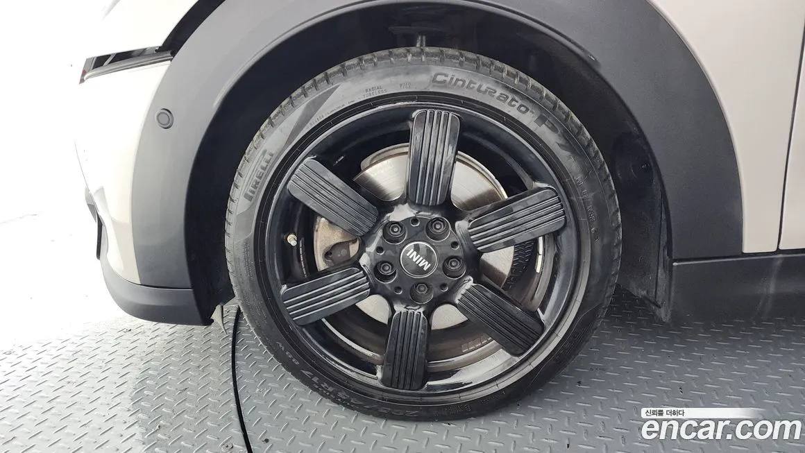 Mini Cooper Convertible 2022 из KR, фото 6