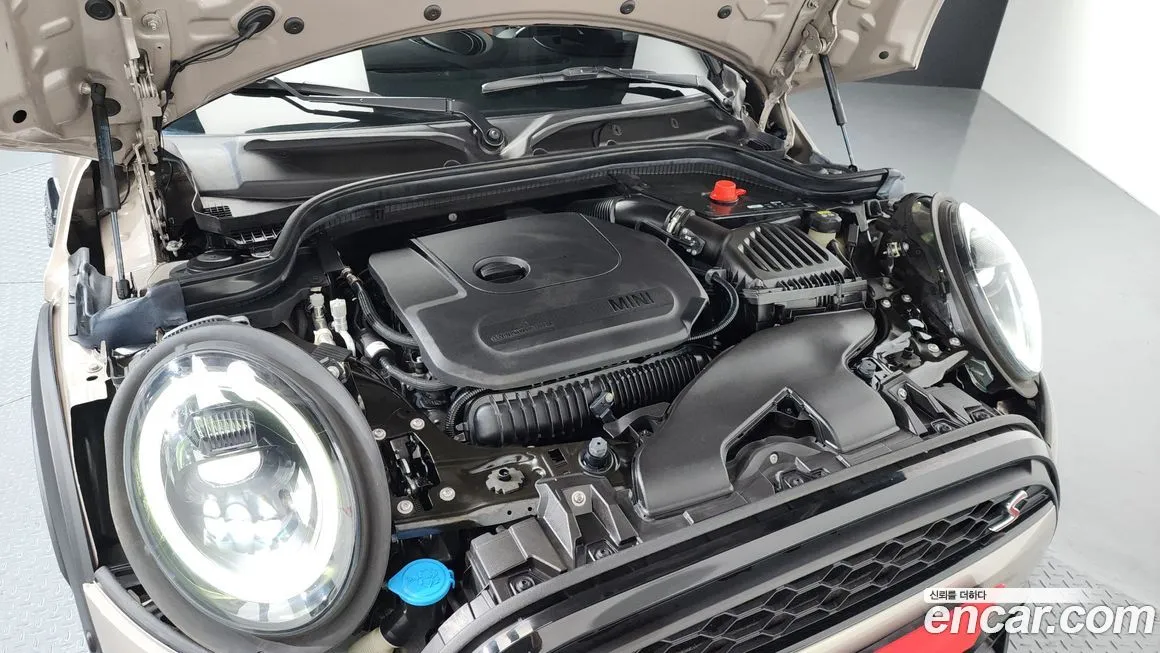Mini Cooper Convertible 2022 из KR, фото 8