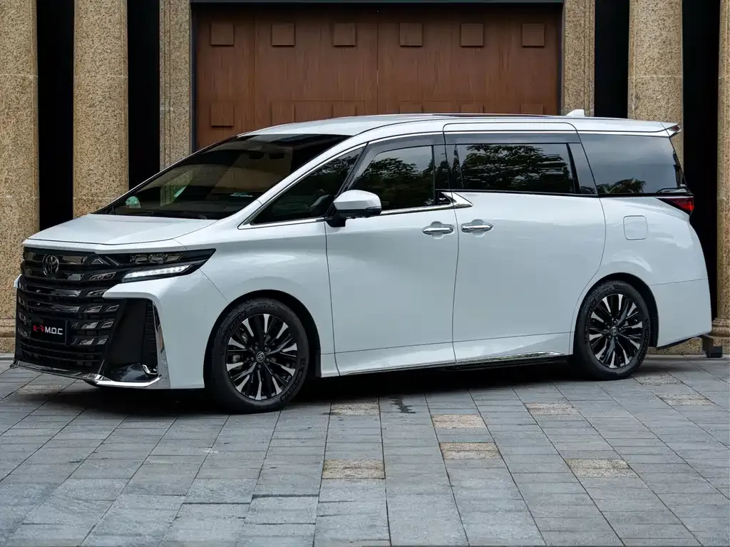 Toyota Vellfire — фото 1
