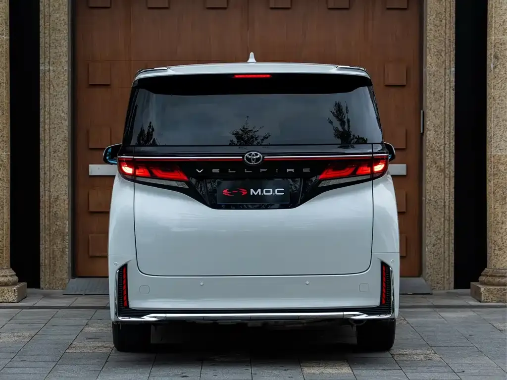 Toyota Vellfire — фото 2