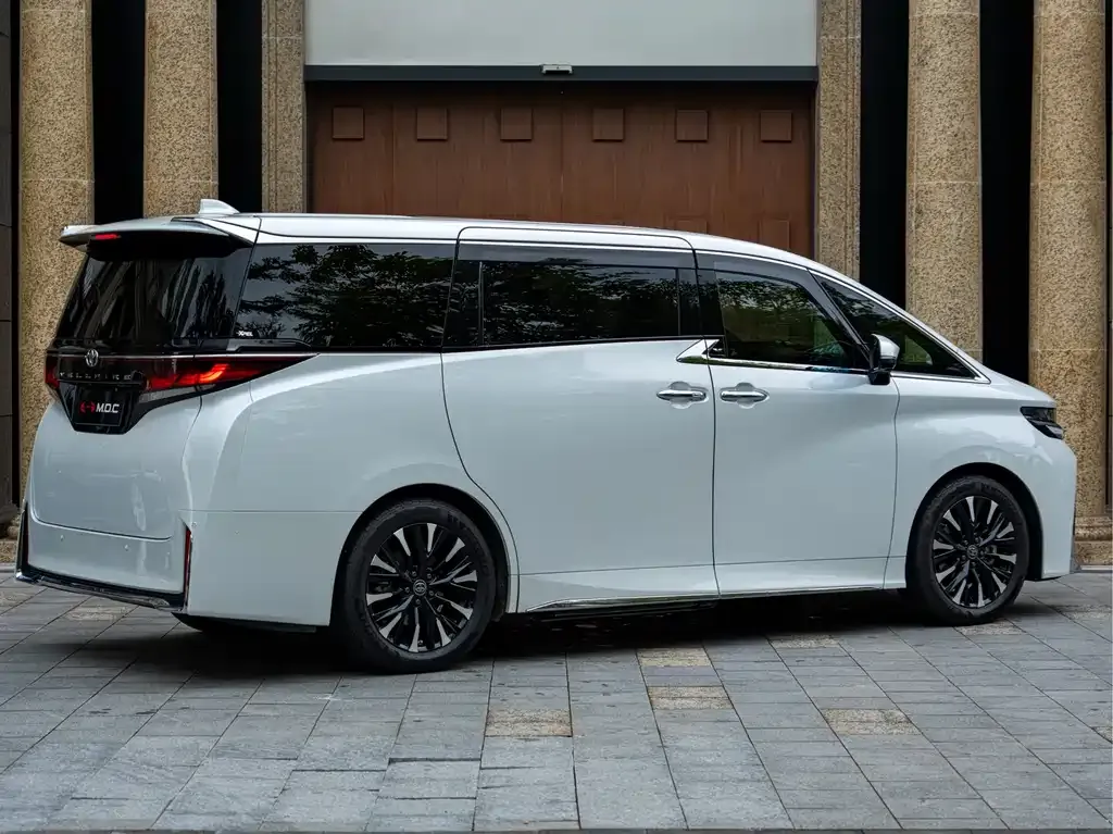 Toyota Vellfire — фото 4