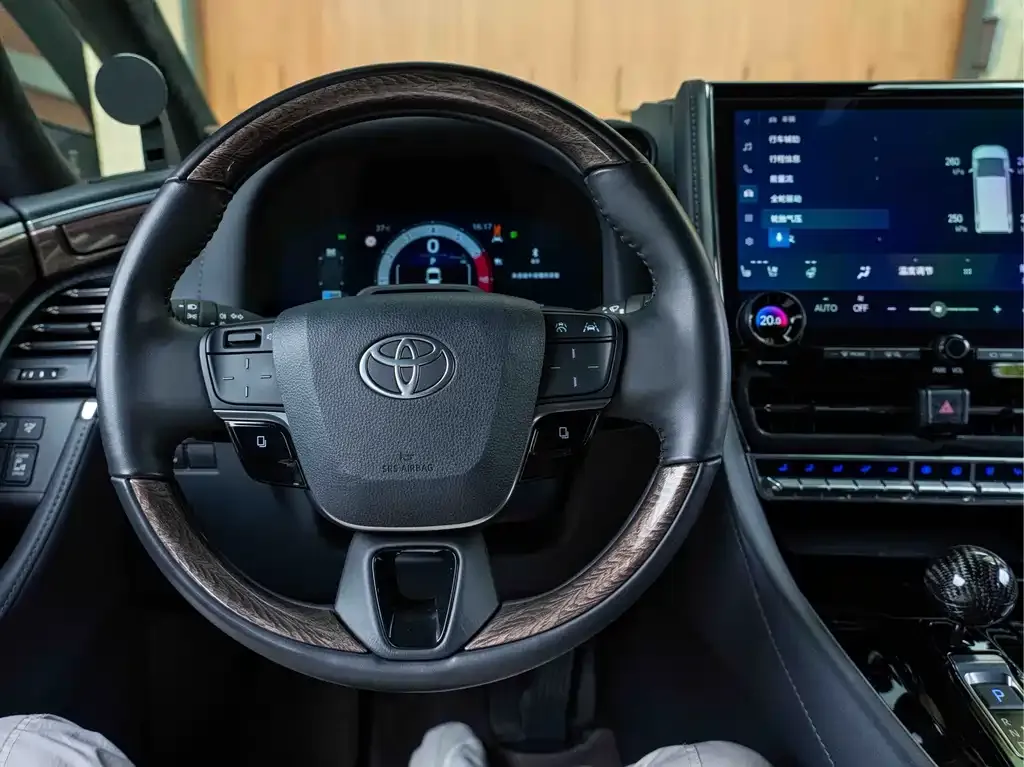 Toyota Vellfire — фото 7