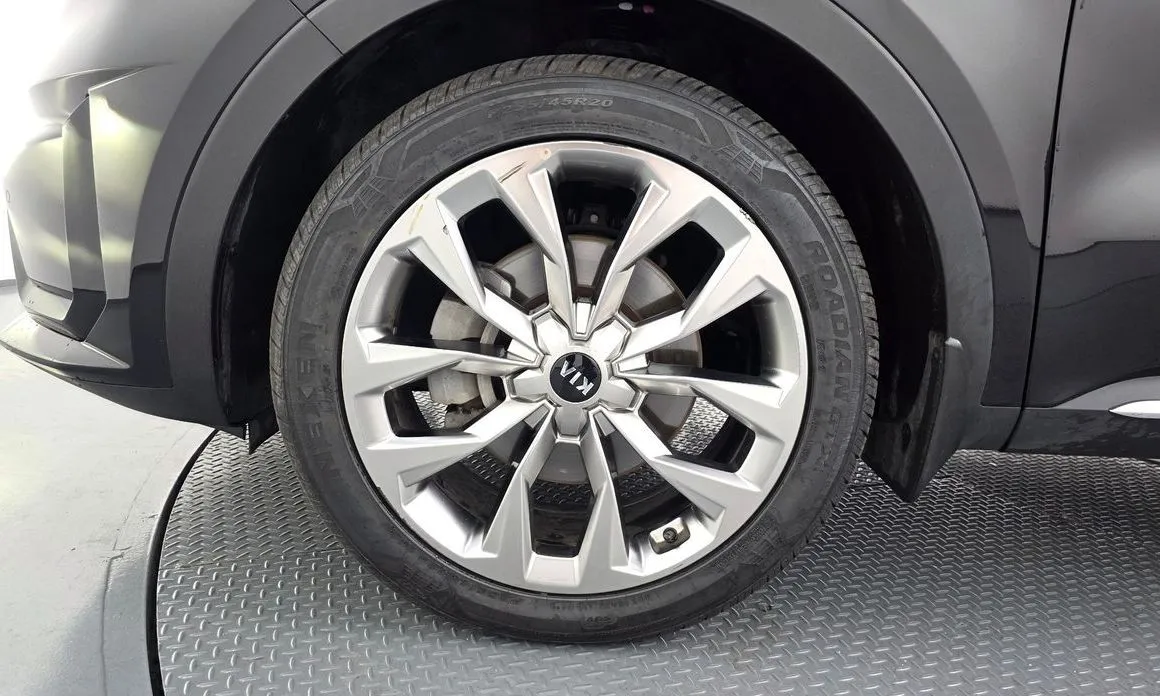 Kia Sorento — фото 10