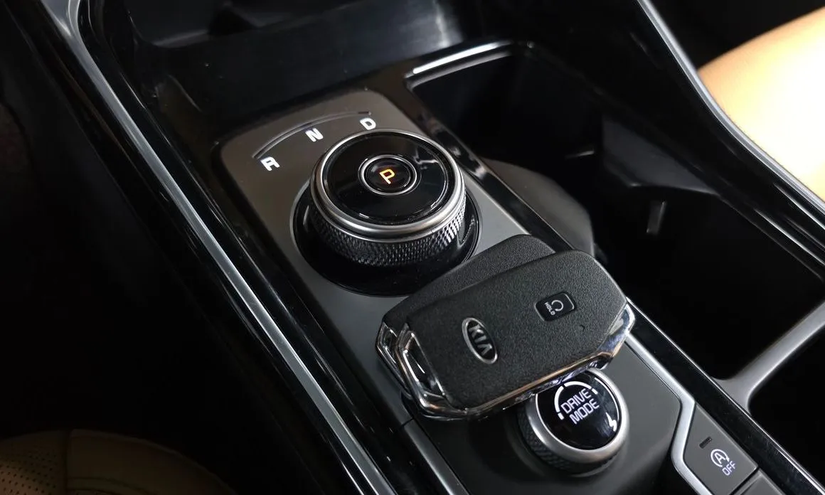 Kia Sorento — фото 5
