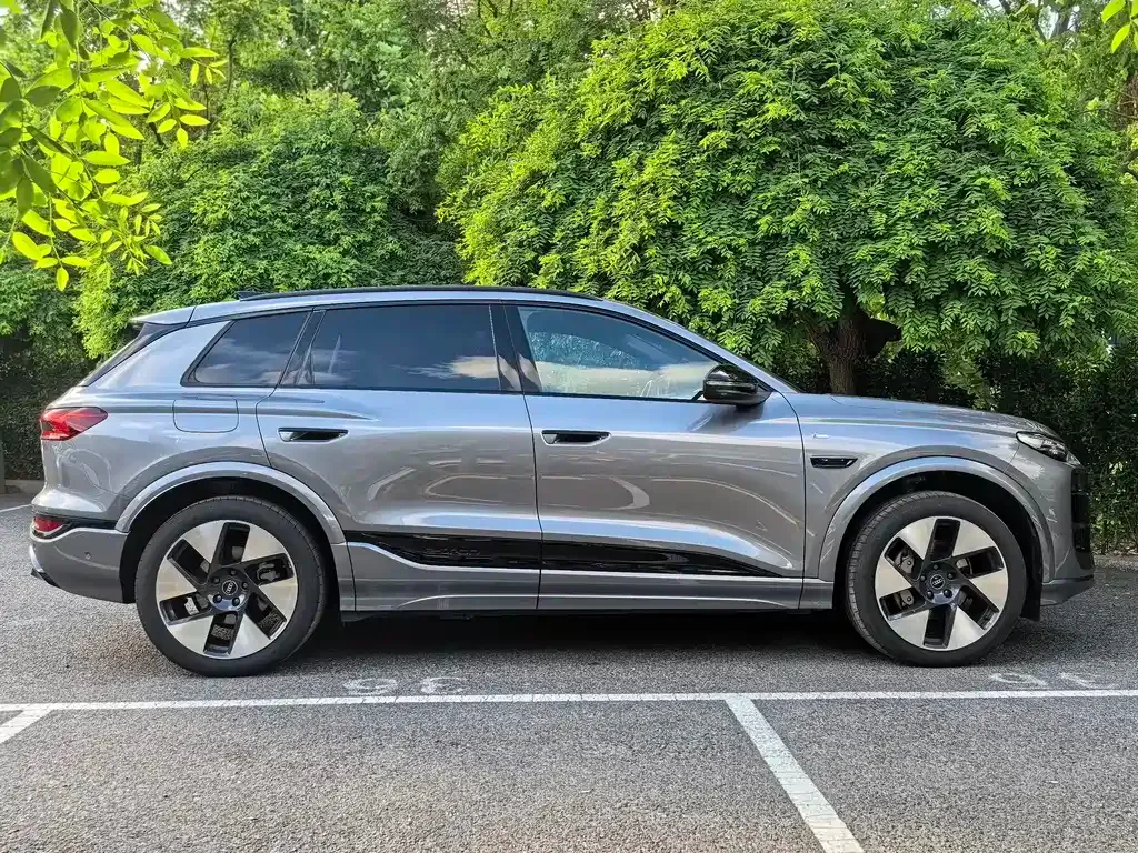 Audi Q6L e-tron — фото 7
