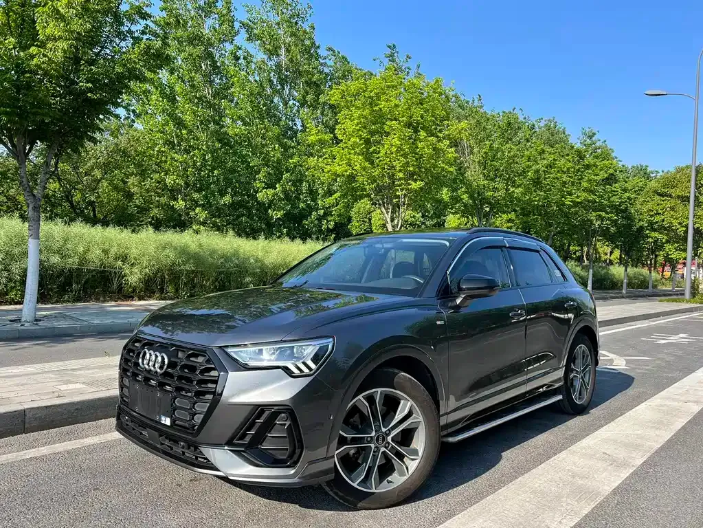 Audi Q3 — фото 1