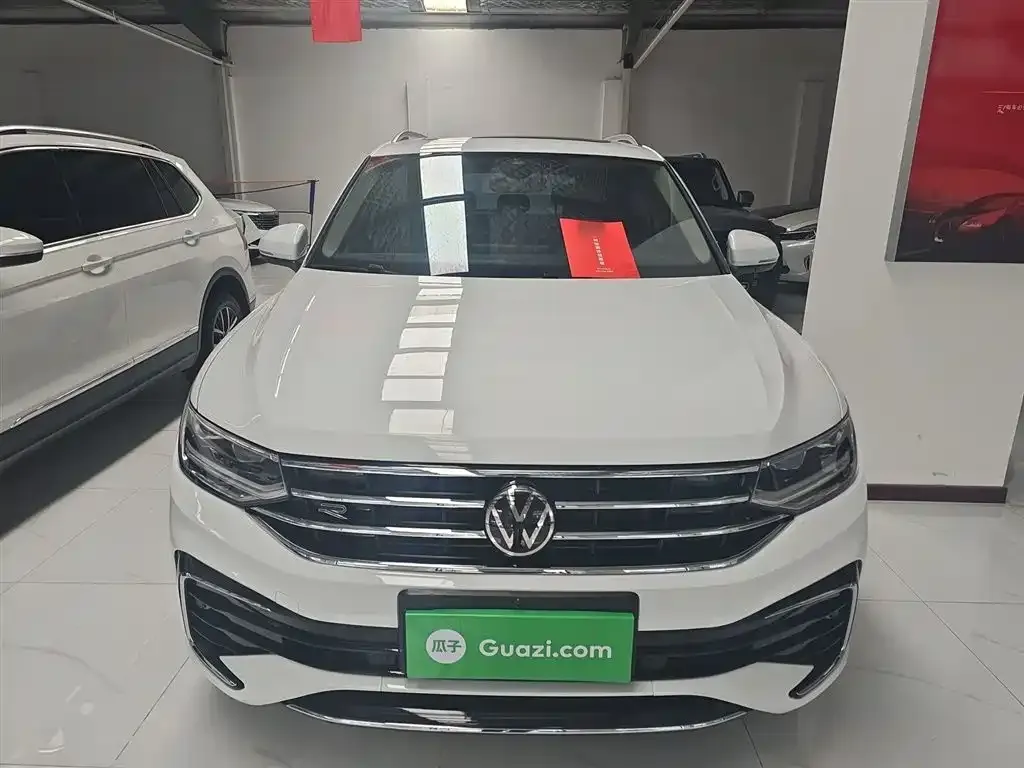 Volkswagen Tiguan L — фото 8