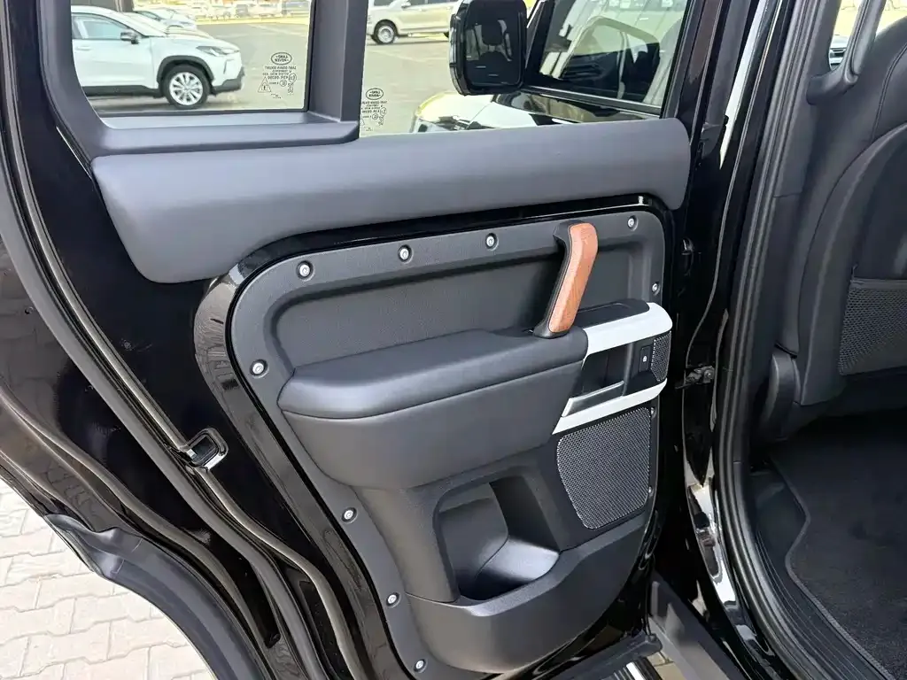 Land Rover Defender — фото 4
