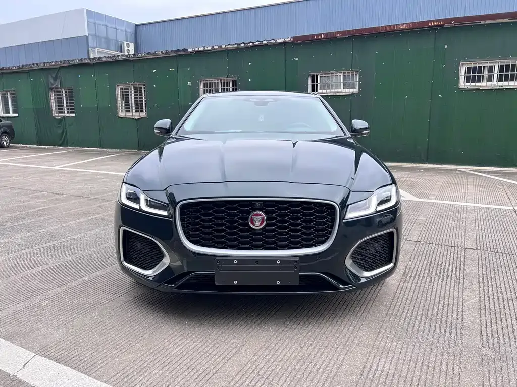 Jaguar XFL — фото 10