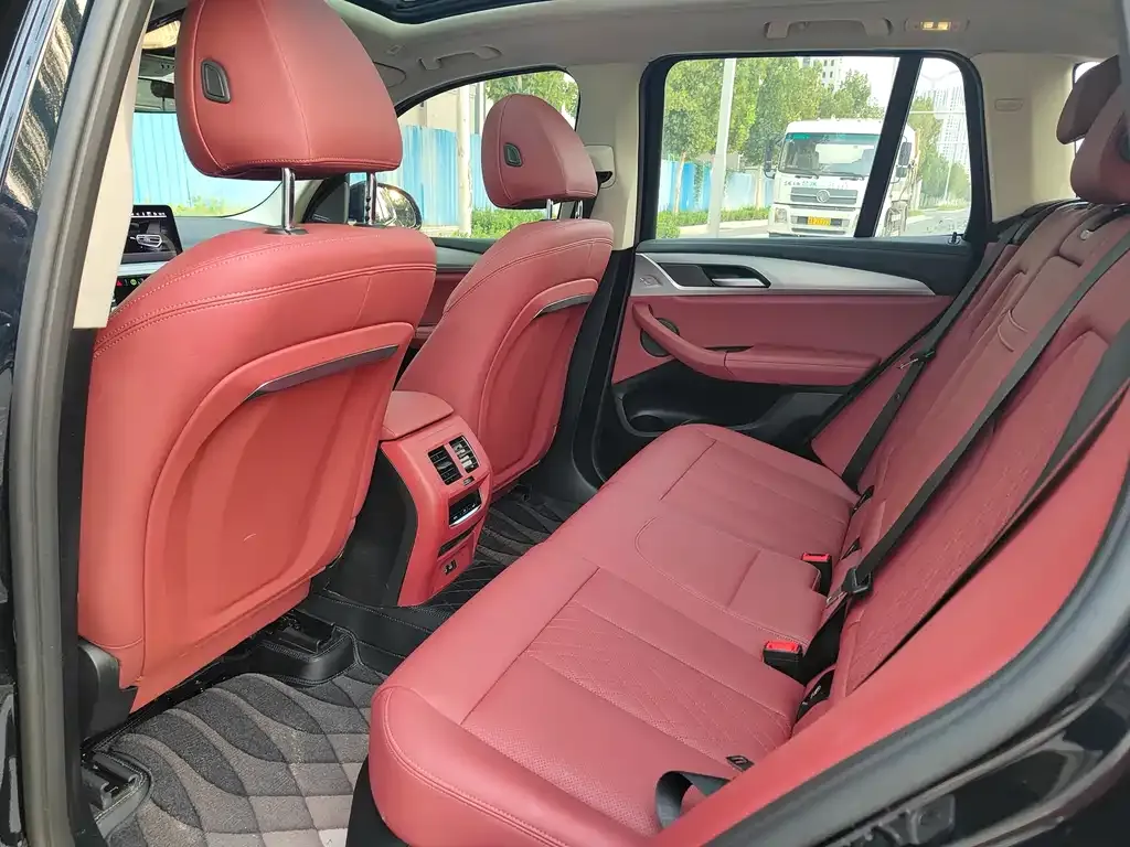 BMW iX3 2024 из CN, фото 4