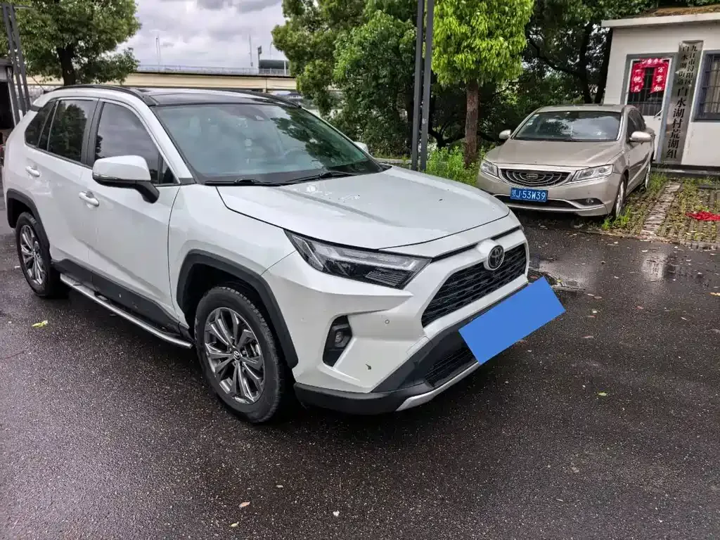 Toyota RAV4 — фото 9