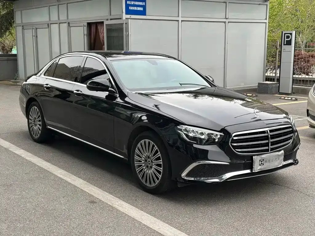 Mercedes-Benz E-Class — фото 7