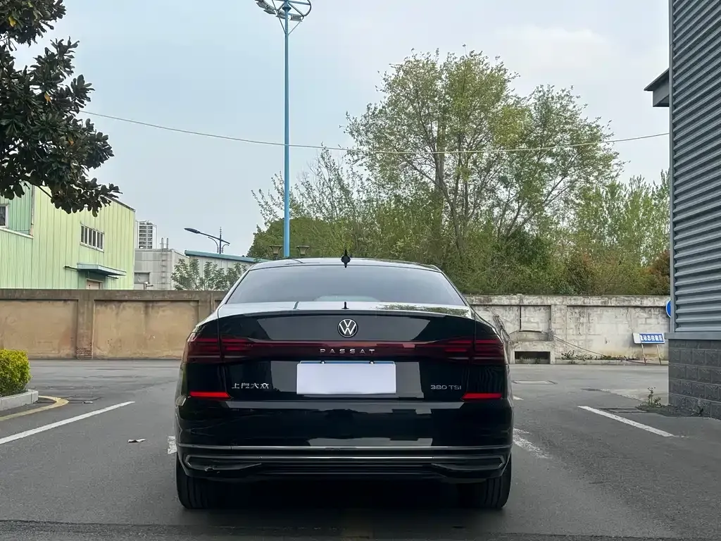 Volkswagen Passat — фото 5