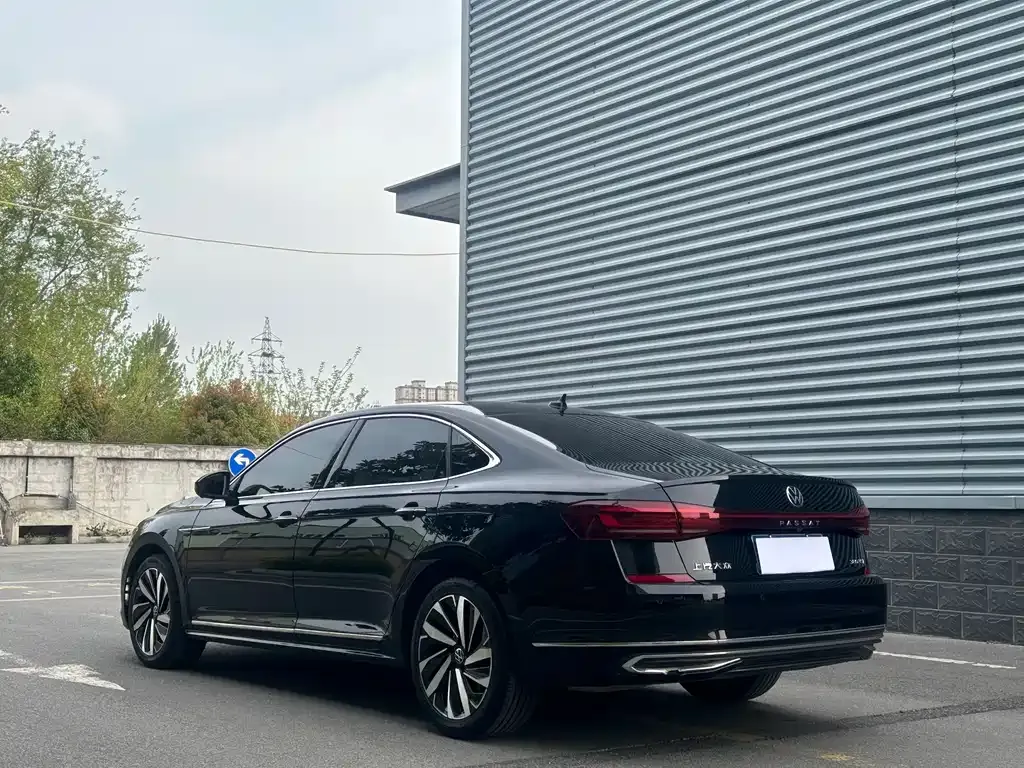 Volkswagen Passat — фото 6