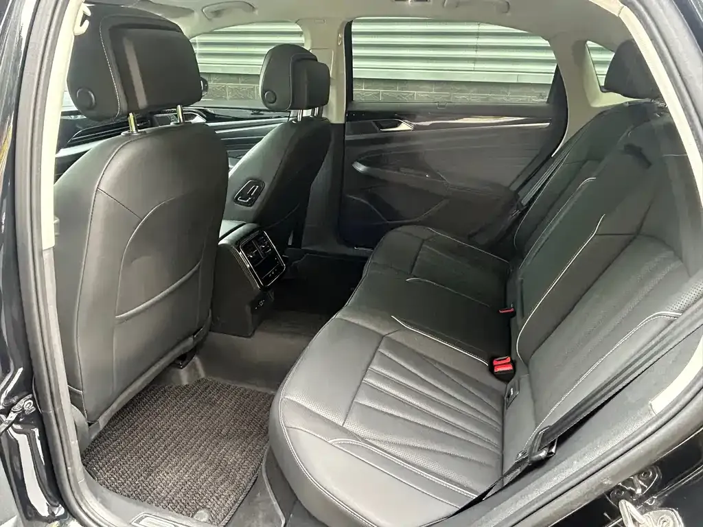 Volkswagen Passat — фото 3
