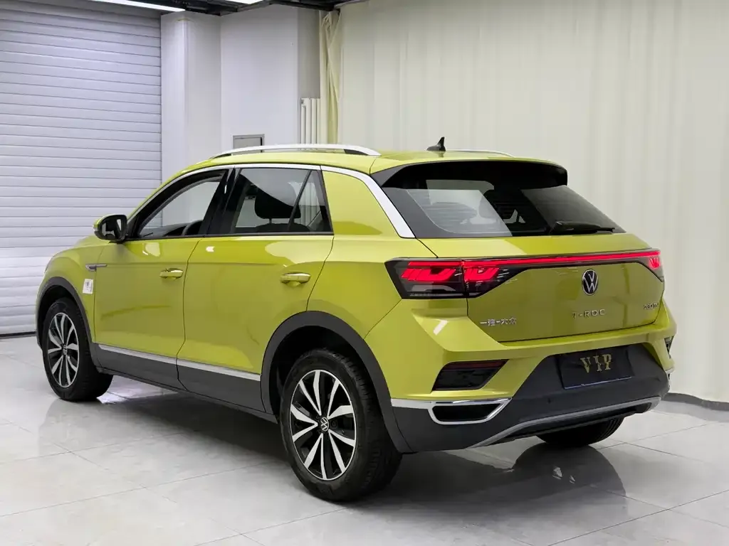 Volkswagen T-Roc — фото 8