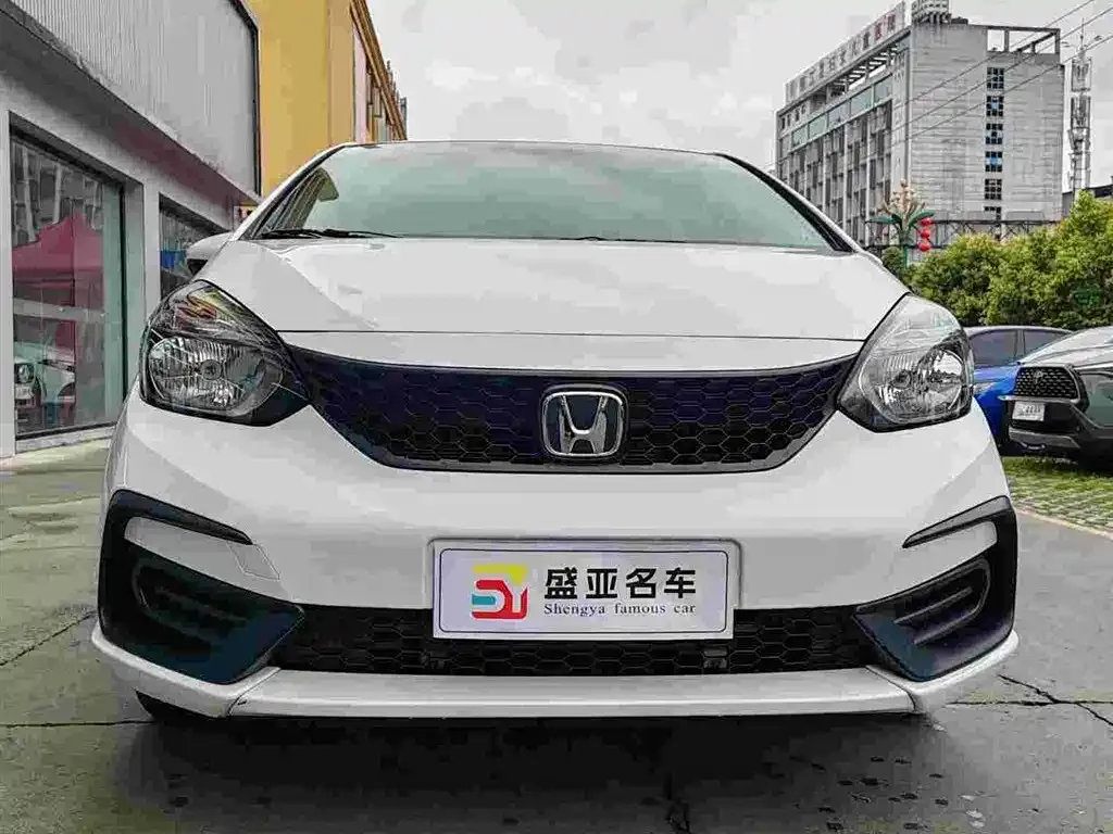 Honda Fit — фото 1