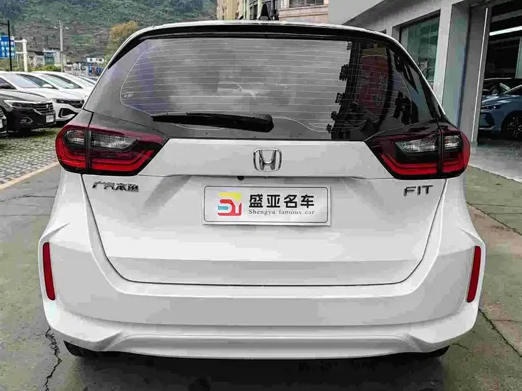 Honda Fit — фото 3