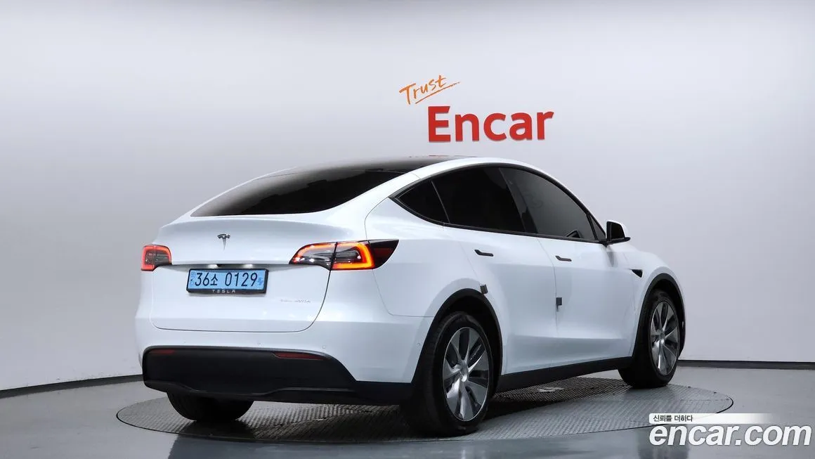 Tesla Model Y 2021 из KR, фото 2