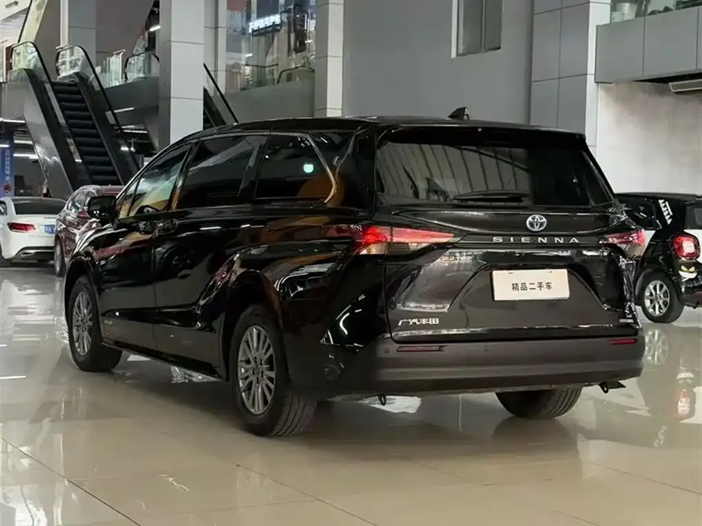 Toyota Sienna 2023 из CN, фото 8