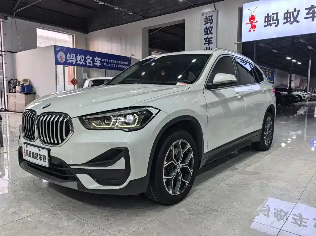 BMW X1 — фото 1