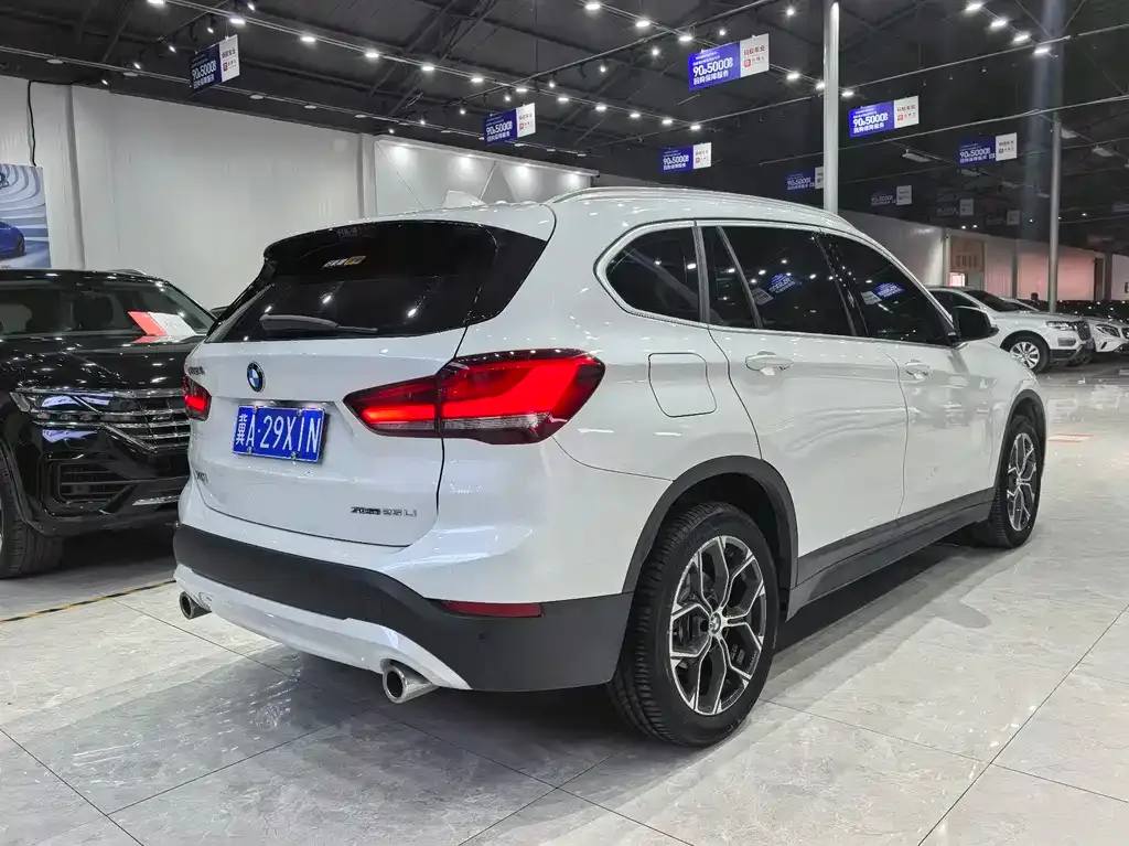 BMW X1 — фото 5