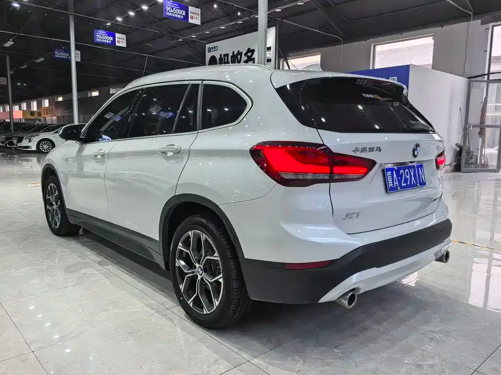 BMW X1 — фото 7