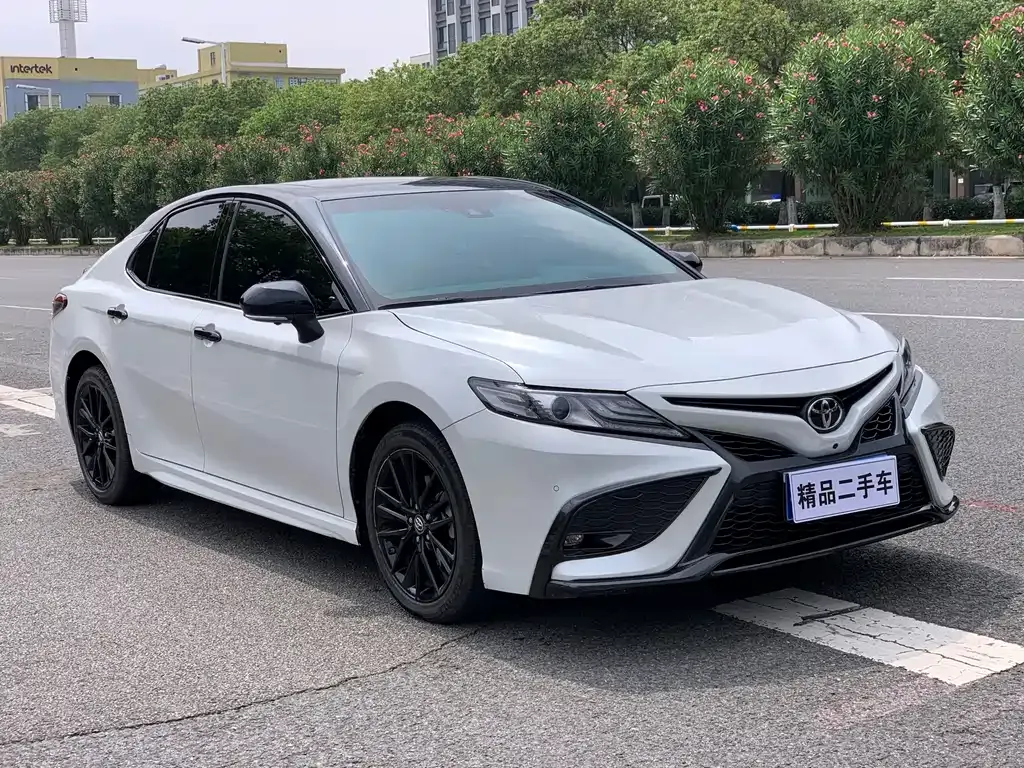 Toyota Camry — фото 9