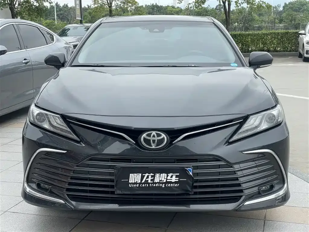 Toyota Camry — фото 3