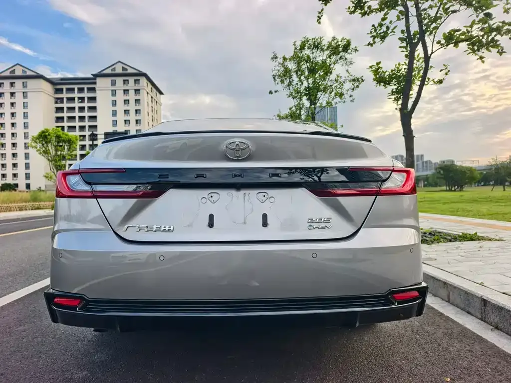 Toyota Camry — фото 8