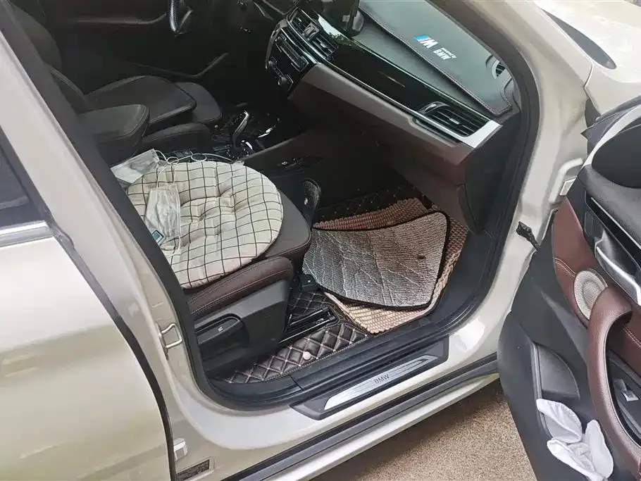 BMW X1 — фото 8