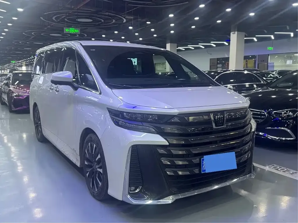 Toyota Alphard — фото 6