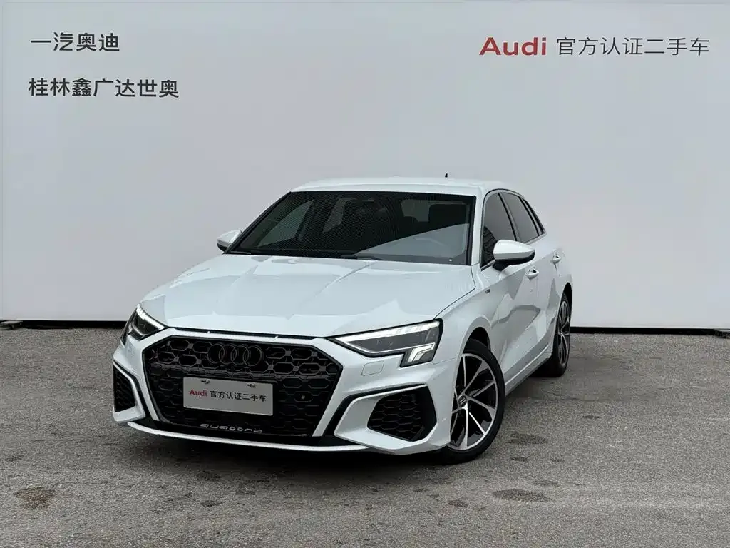 Audi A3 — фото 1
