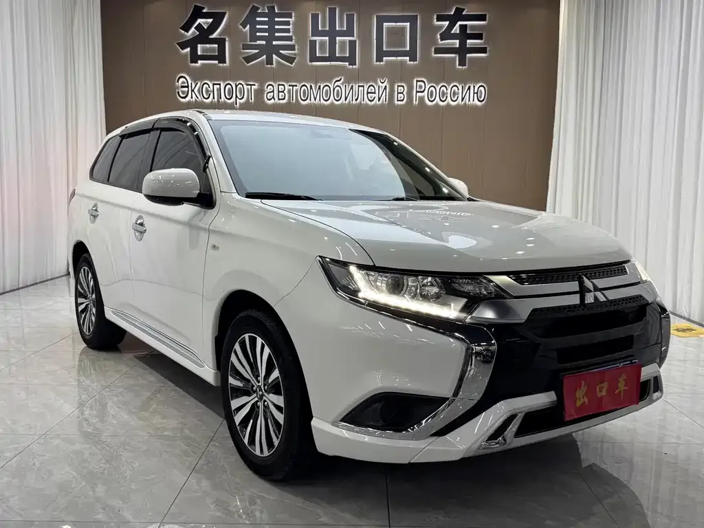 Mitsubishi Outlander 2022 из CN, фото 9