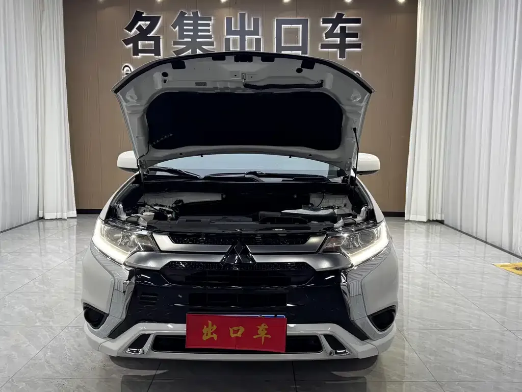 Mitsubishi Outlander 2022 из CN, фото 5
