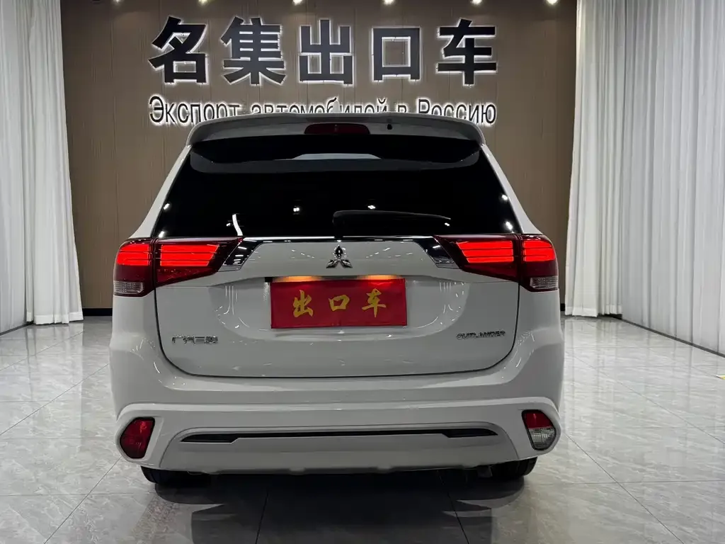Mitsubishi Outlander 2022 из CN, фото 7