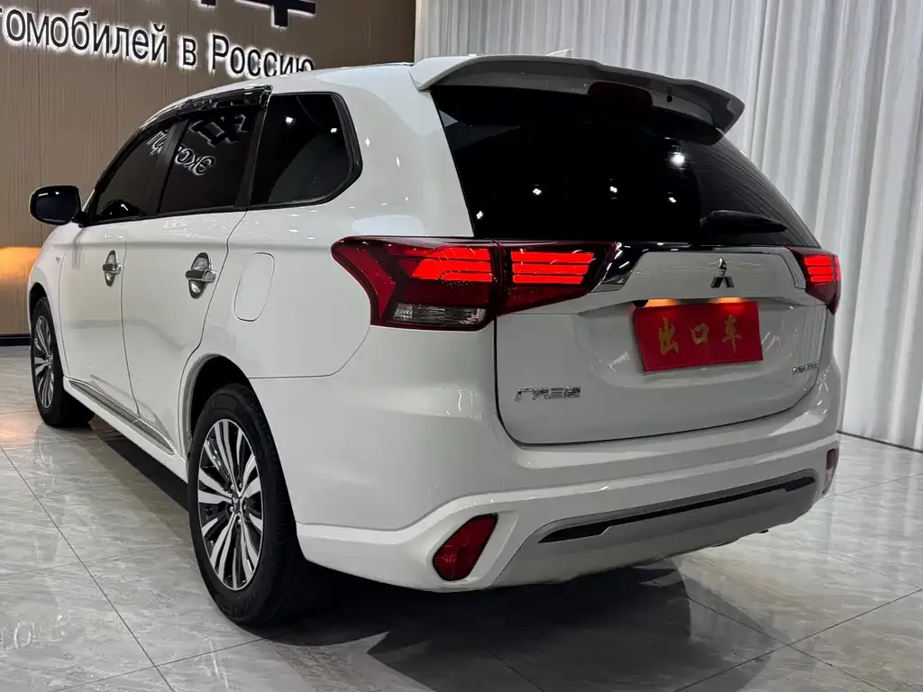 Mitsubishi Outlander 2022 из CN, фото 10