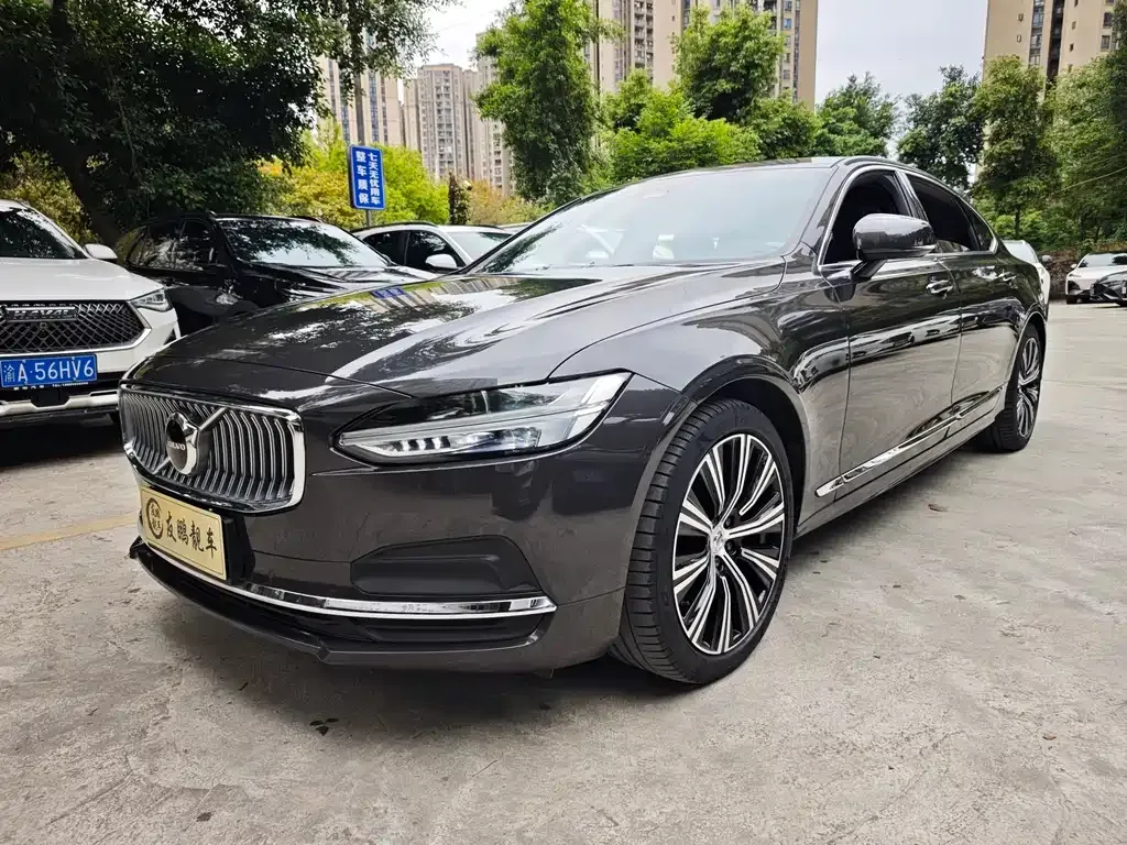 Volvo S90 — фото 1