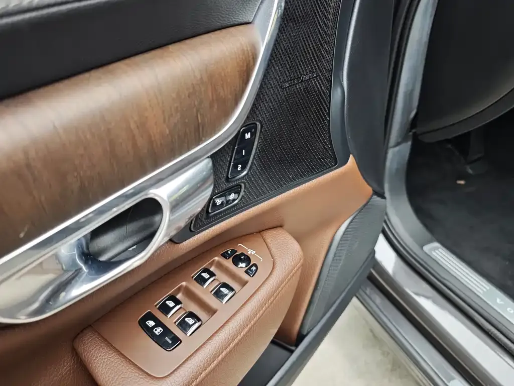 Volvo S90 — фото 3
