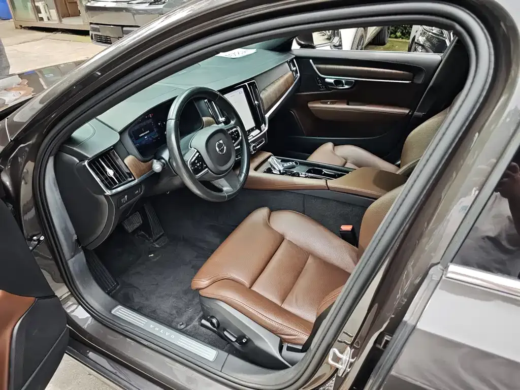 Volvo S90 — фото 4