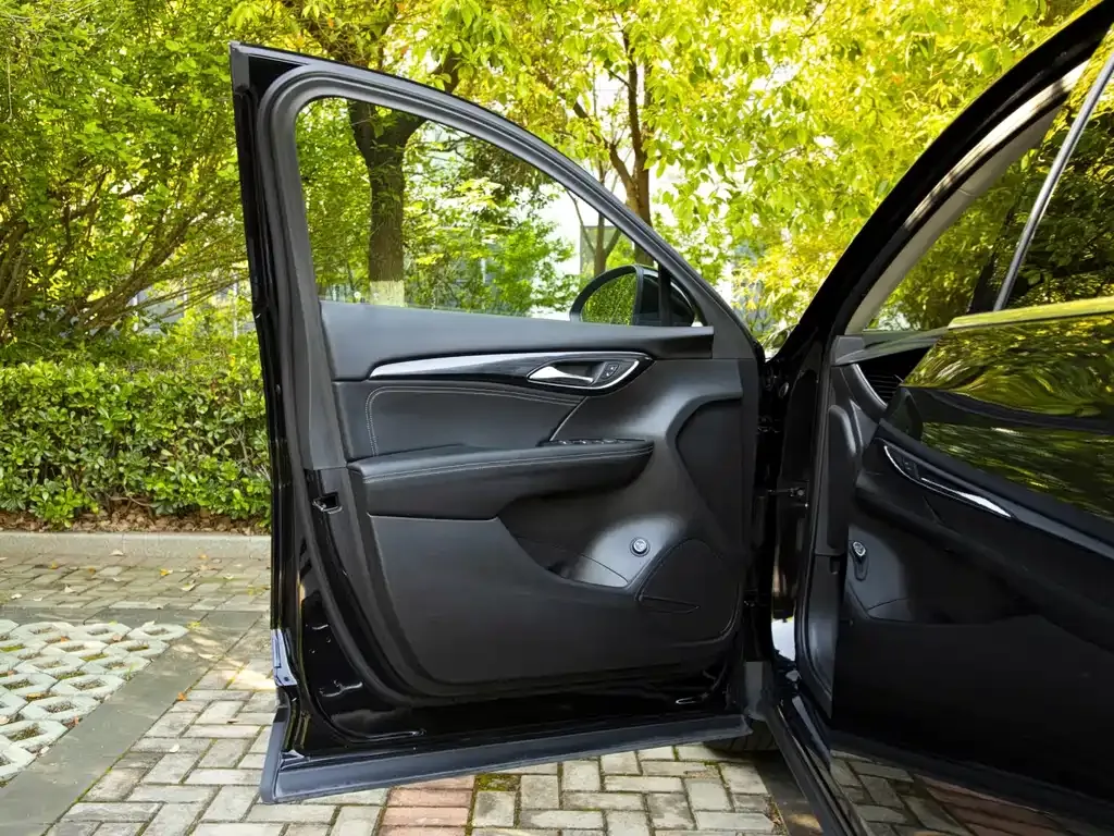 Buick Envision Plus — фото 7