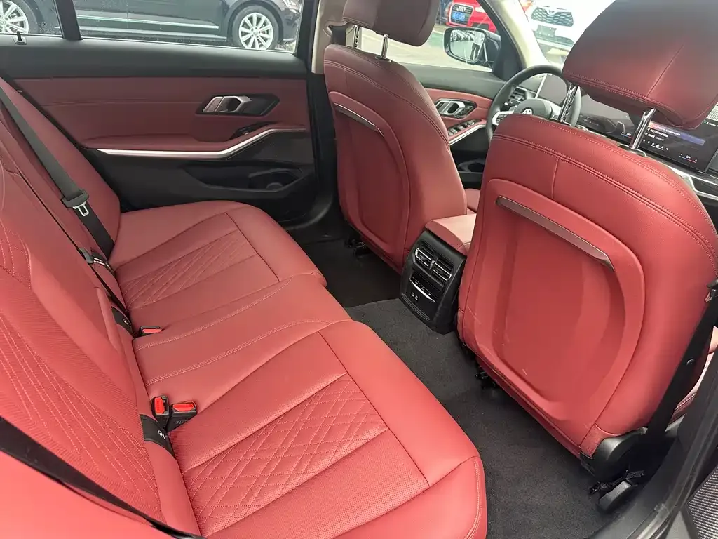 BMW 3 Series 2024 из CN, фото 7