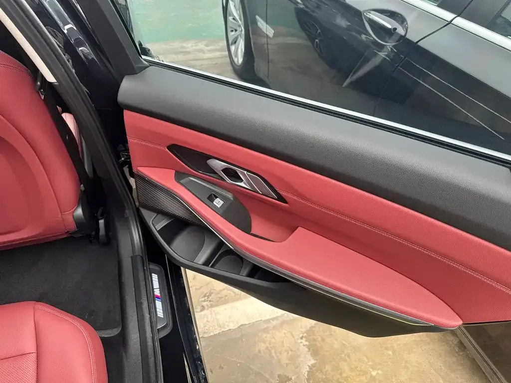 BMW 3 Series 2024 из CN, фото 9