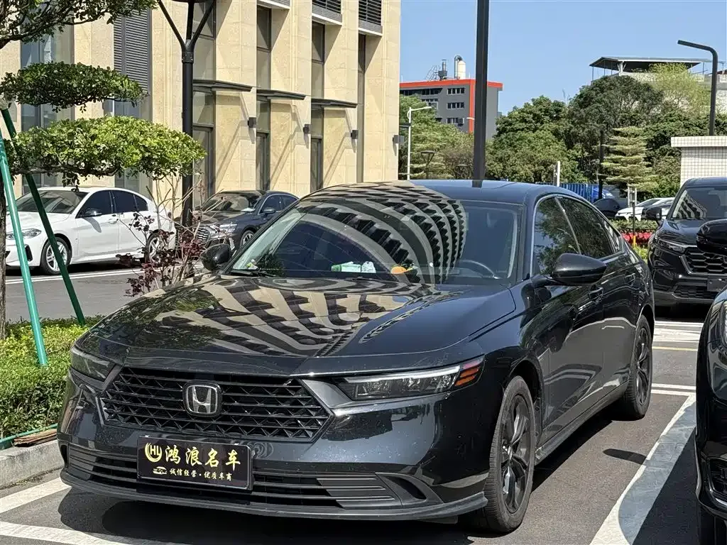 Honda Accord — фото 1