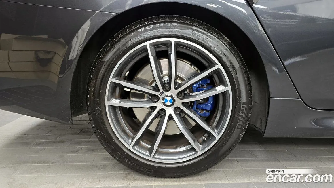 BMW 5-Series — фото 10